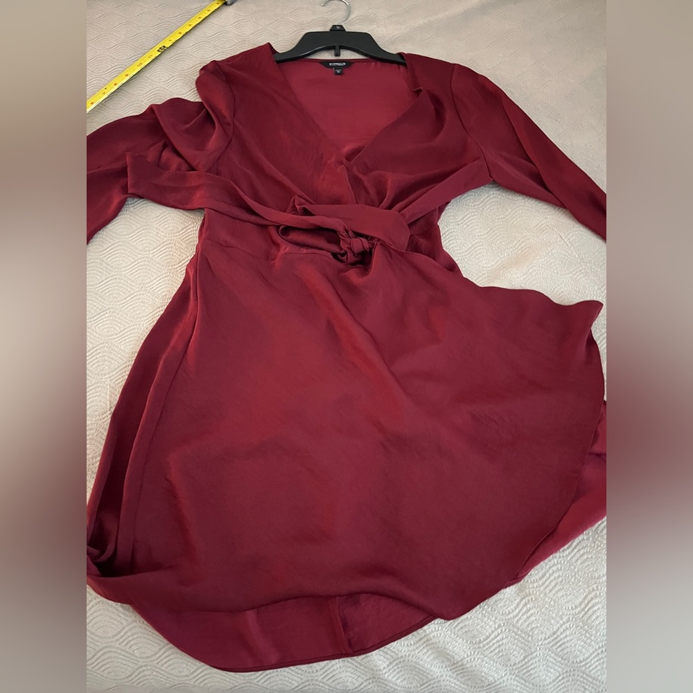 🆕 Express knot front dress in burgundy size medium - Picture 14 of 14